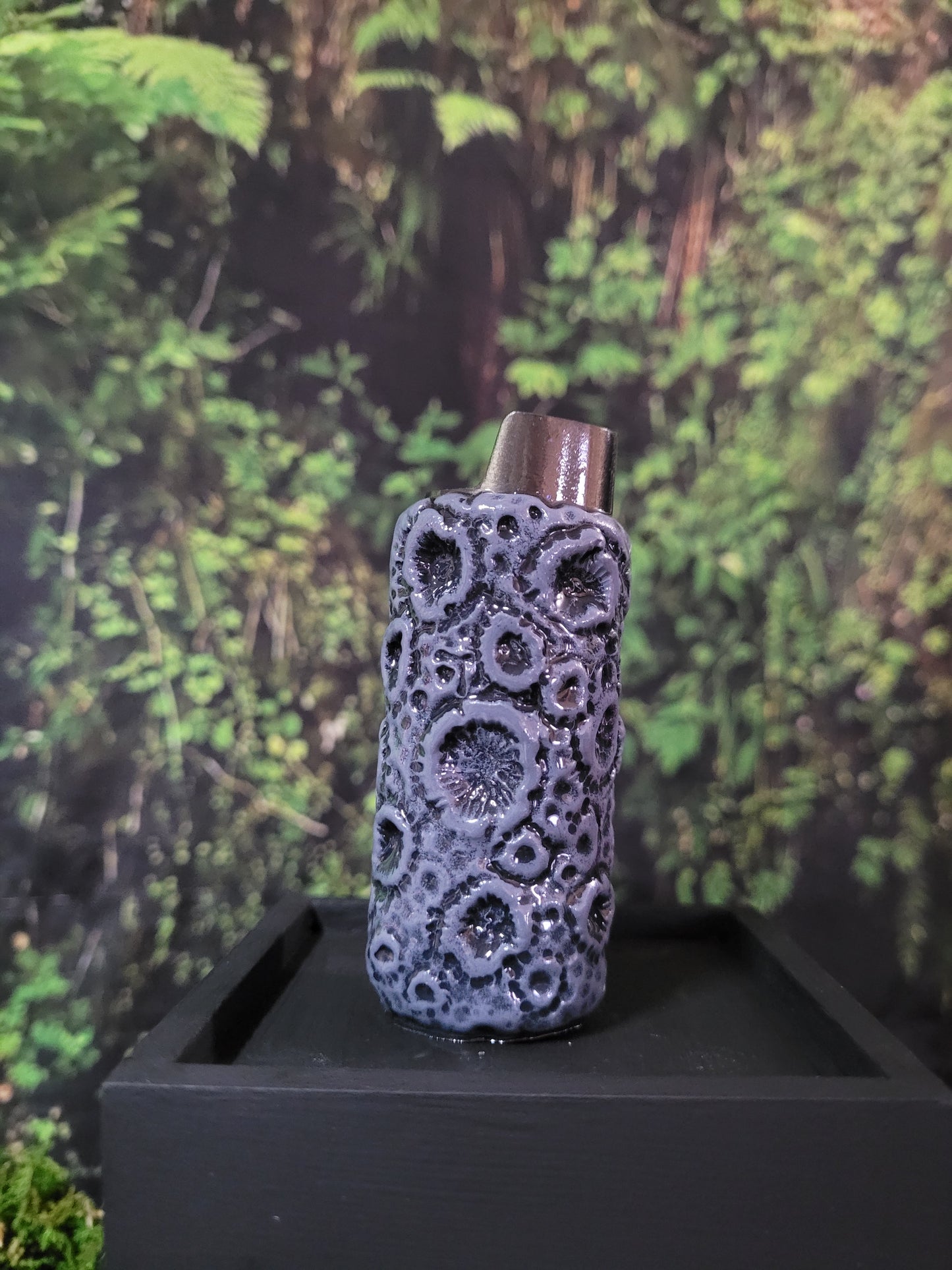 Glow in the dark alien lighter case