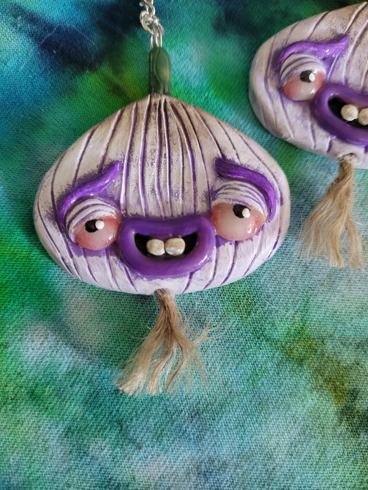 Gary the garlic keychain